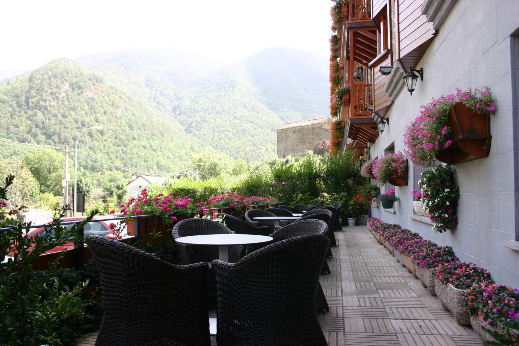 Hotel Bujaruelo Torla Esterno foto